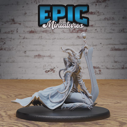 Queen Tiamat Avatar #4881-#4883 by Epic Miniatures | D&D Tabletop Miniatures